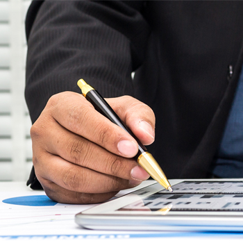 Beratung zur ISO-Zertifizierung von Managementsystemen:  Qualitätsmanagement bis ESG-Management Beratung zur ISO-Zertifizierung von Managementsystemen:  Qualitätsmanagement bis ESG-Management